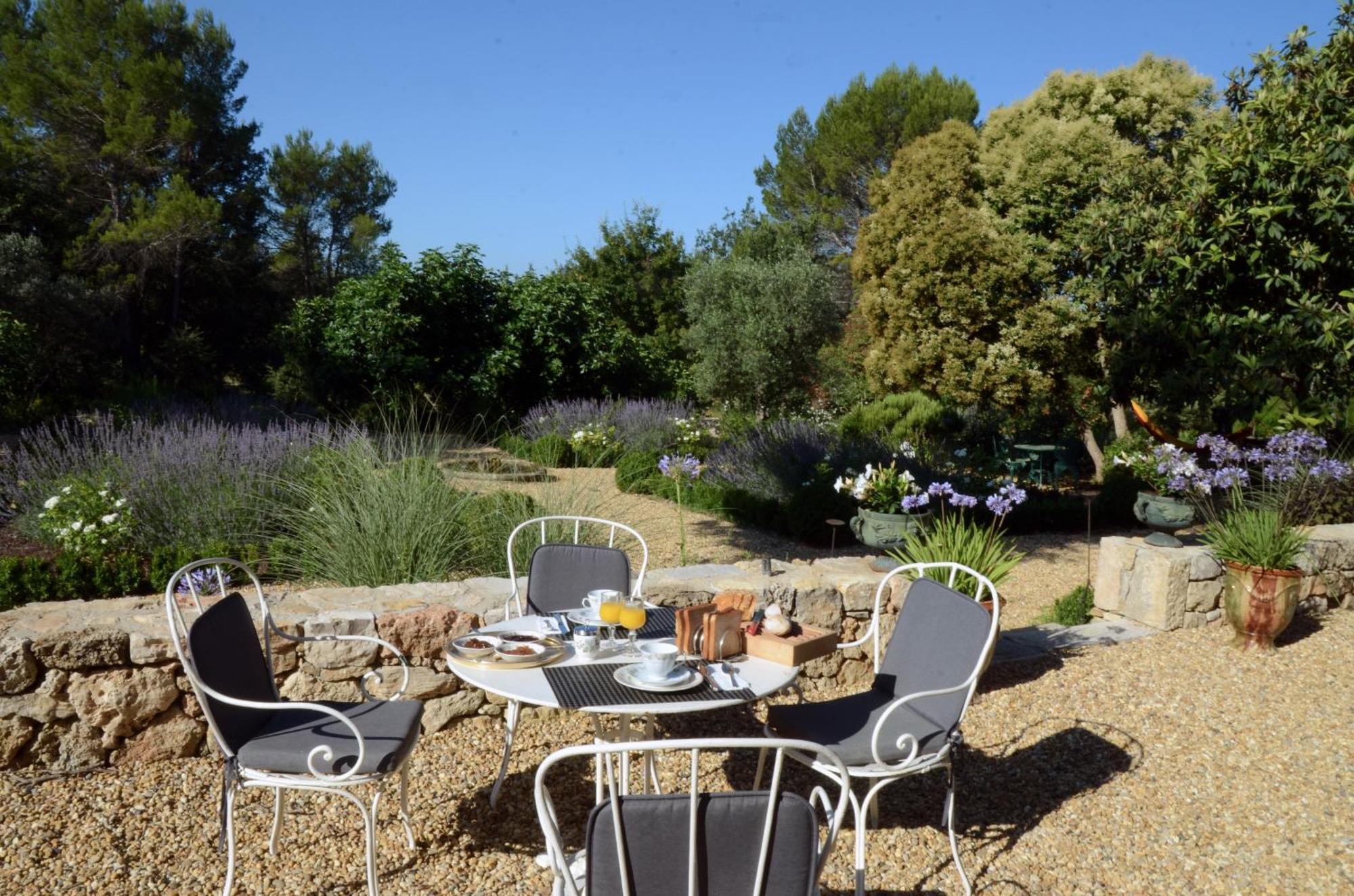מלון לורג La Bastide Des Enqueses מראה חיצוני תמונה